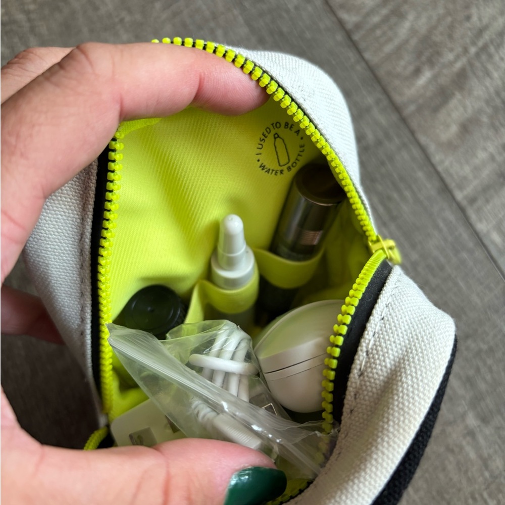 Saje Oil, diffuser &  Travel Pouch